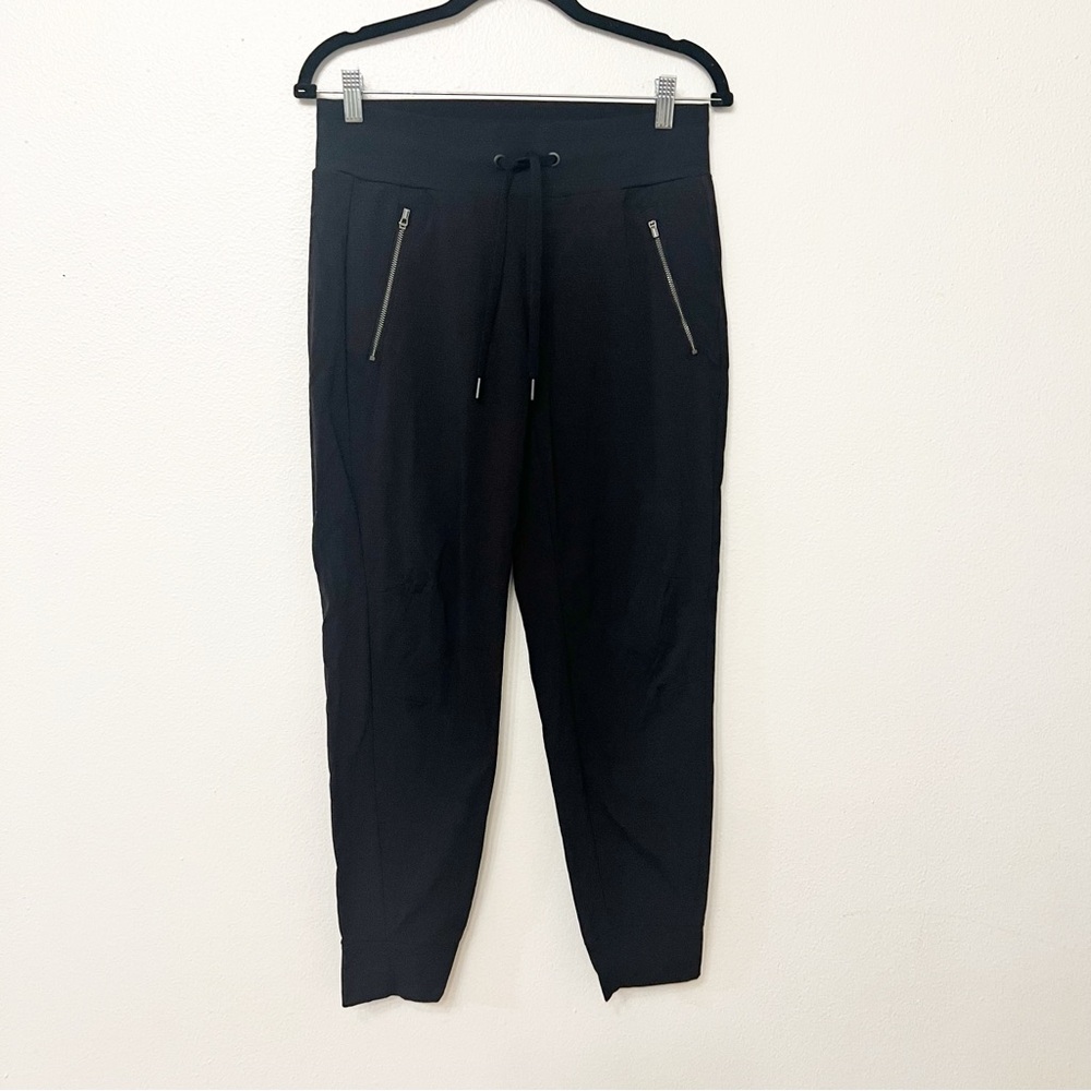 Athleta Trekkie North zippered front pockets drawstring joggers